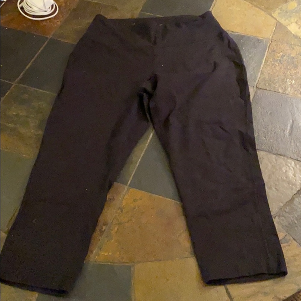 Athletic capris